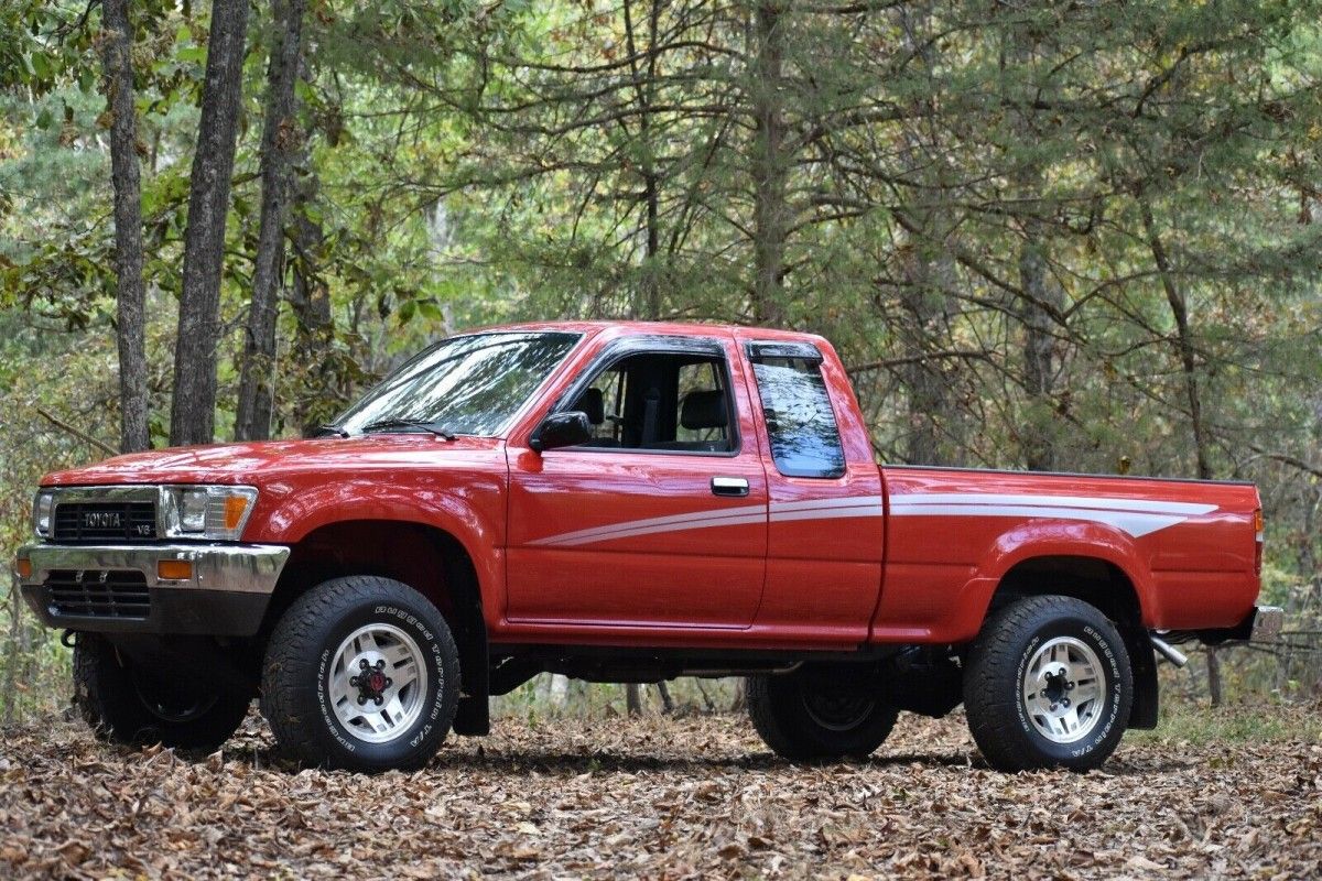 1990 Toyota Pickup 4x4 Side Red