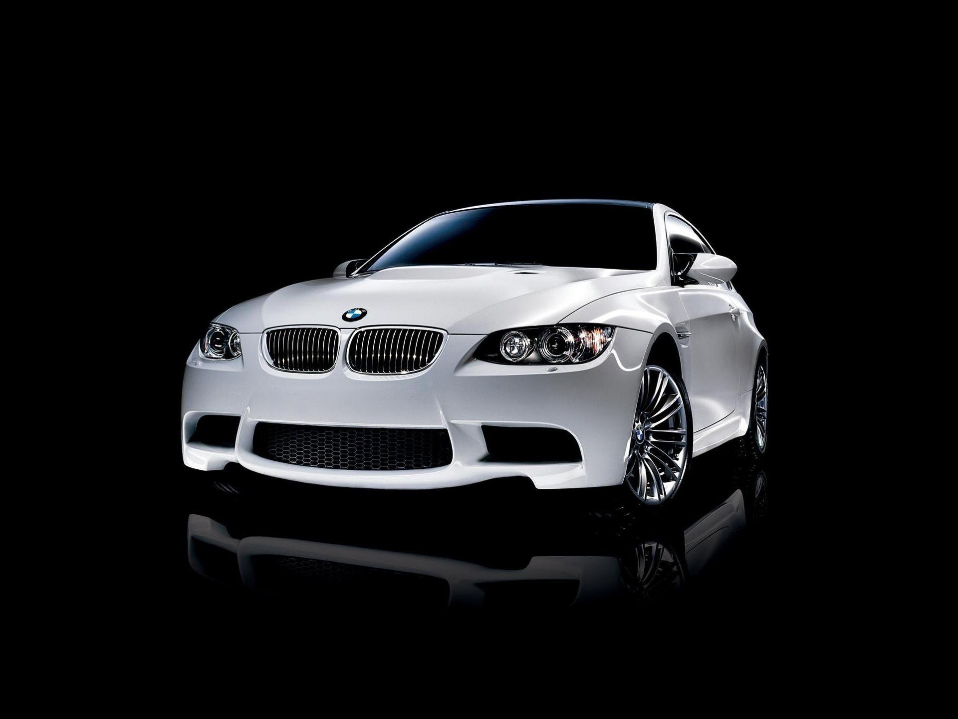 2008-BMW-M3-001-1440