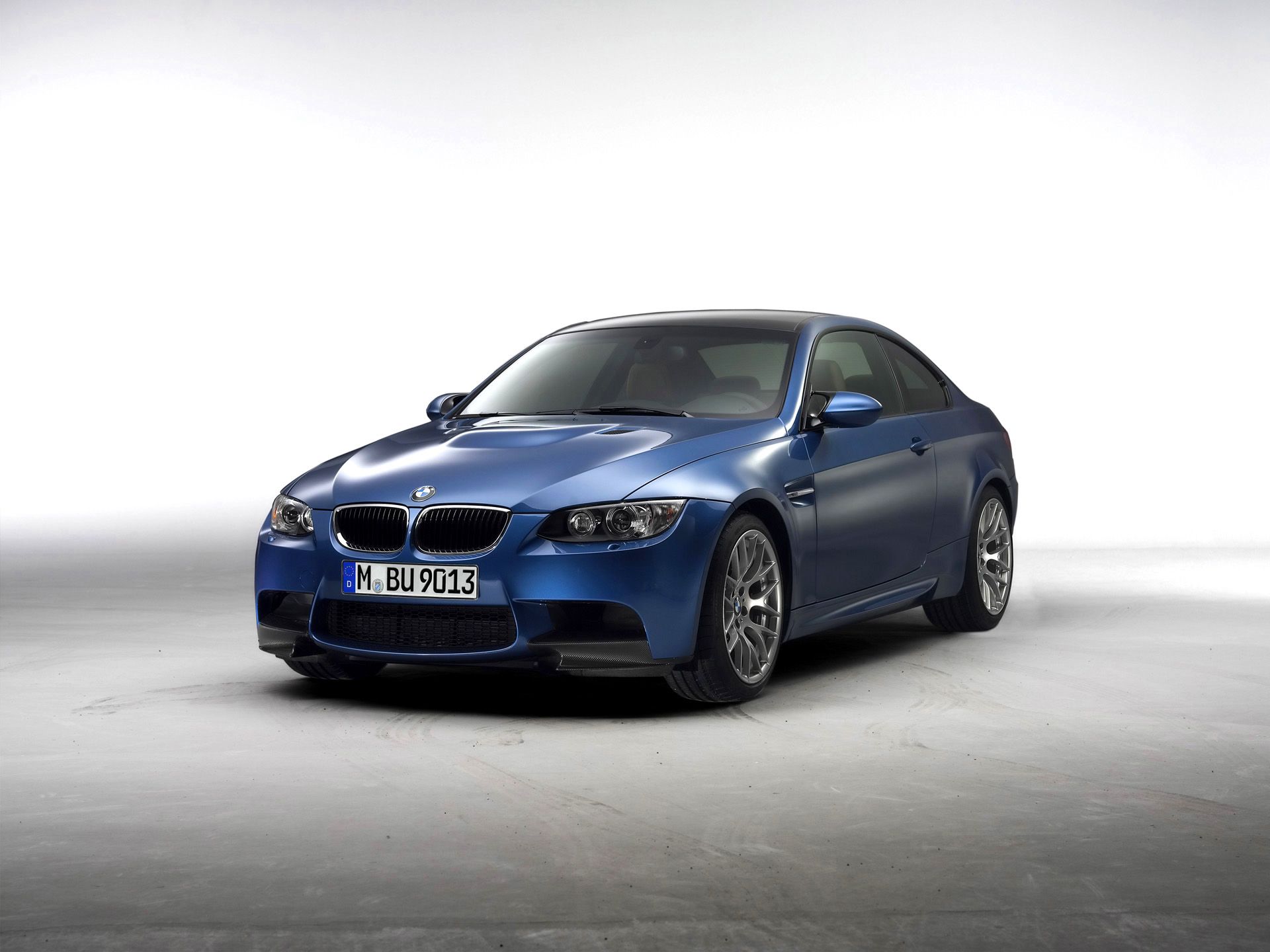 2010-BMW-M3-Performance-Package-001-1440