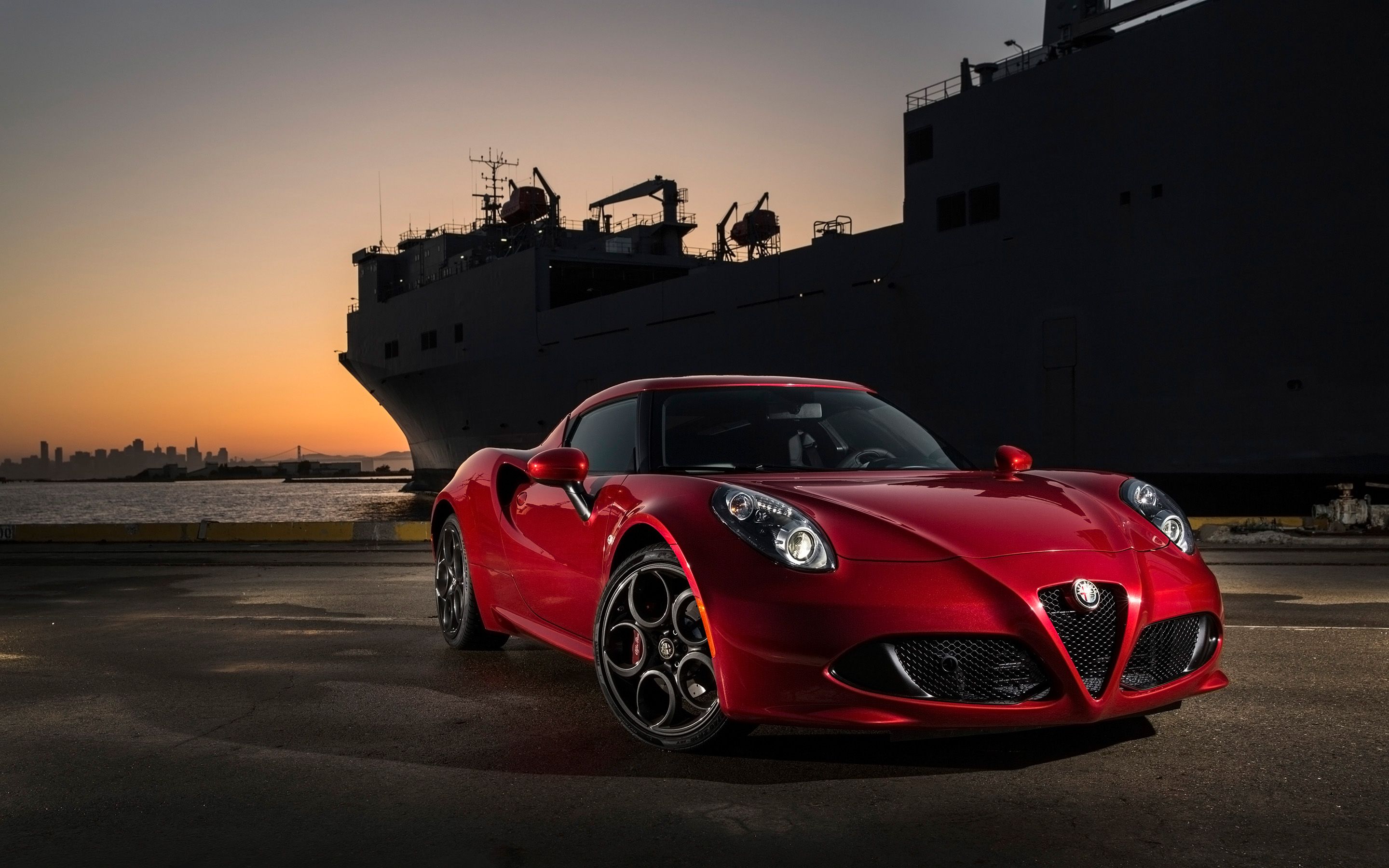 2018-Alfa-Romeo-4C-Coupe-and-Spider-Coupe-Static-1-2880x1800