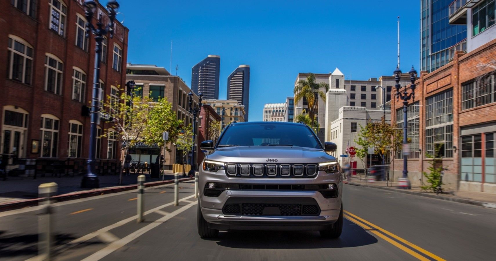 2022 Jeep Compass front view