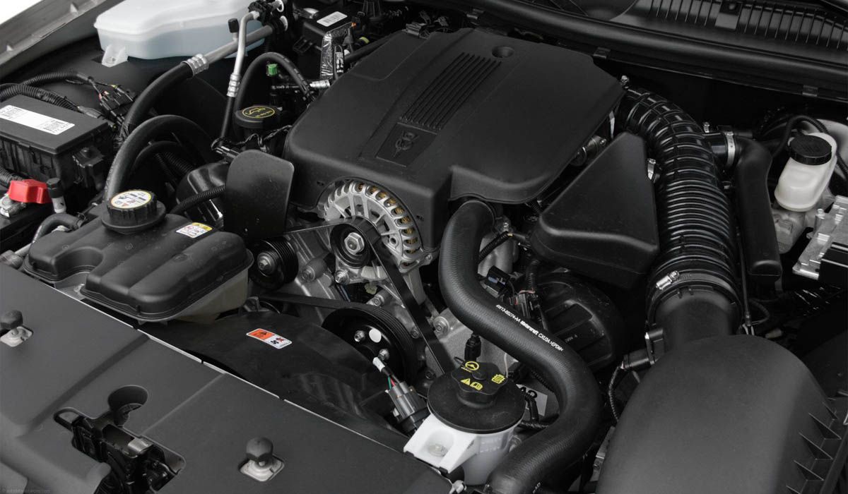 V8-Powered 2011 Lincoln Town Car Engine 