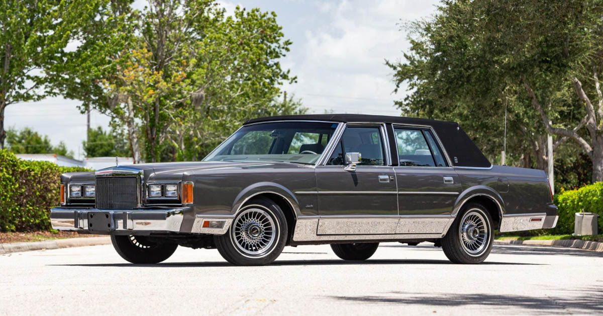 1989 Lincoln Town Car Signature Parked on Road
