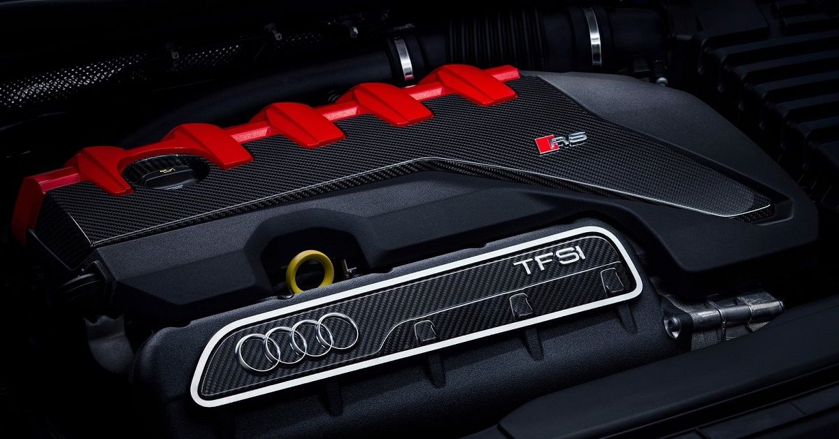 Audi-TT-RS-Coupe-2021-engine