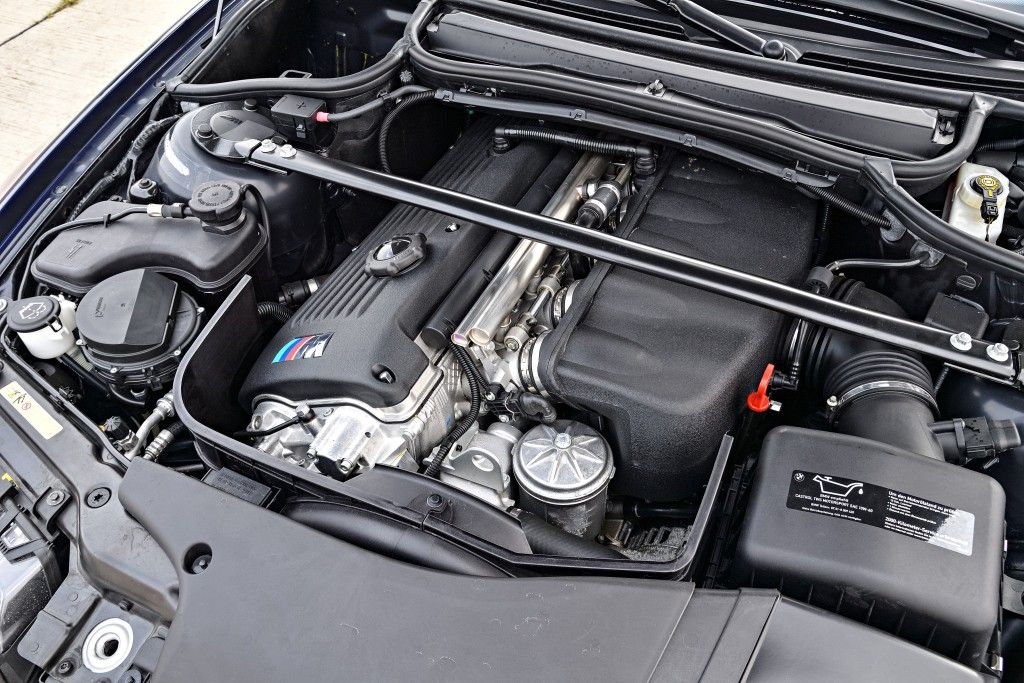 BMW M3 CSL Engine  