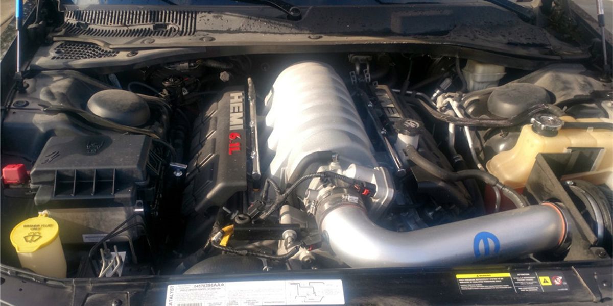 Chrysler 300 SRT- 8 Engine