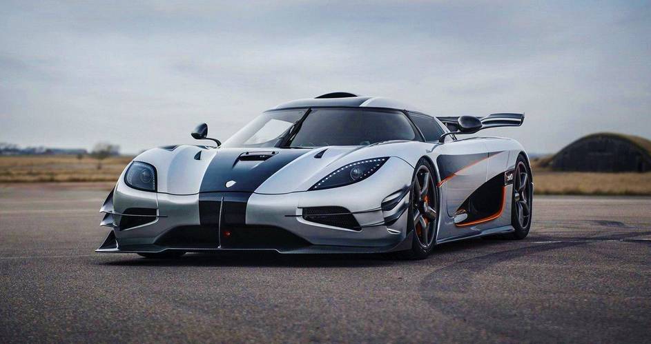 These Are Our 9 Favorite Features Of The Koenigsegg One 1 These Are Our 9 Favorite Features Of The Koenigsegg One 1