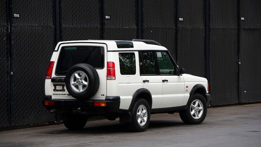 Land Rover Discovery Series II, white, rear