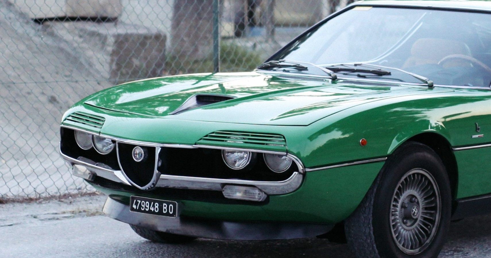 Alfa Romeo Montreal came with a cool headlamp cover