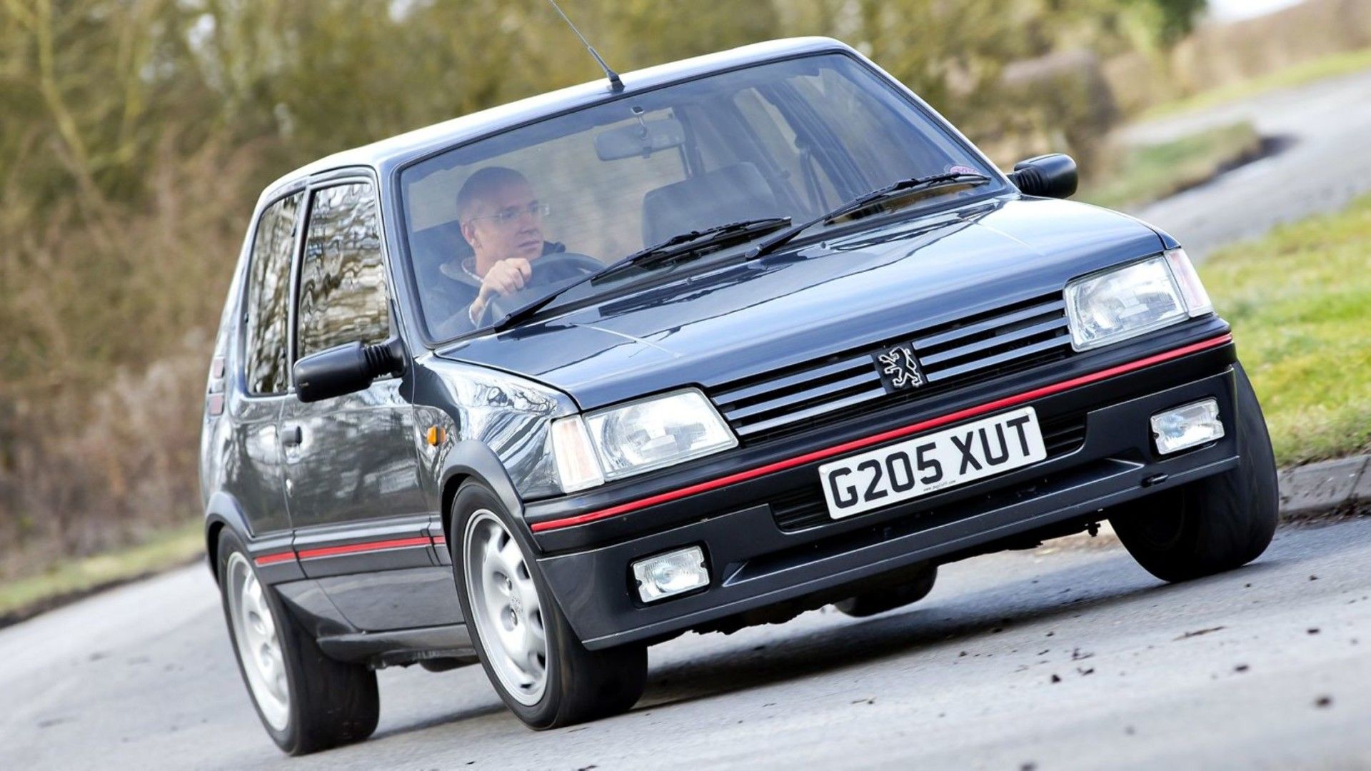 Peugeto 205 GTi - Front