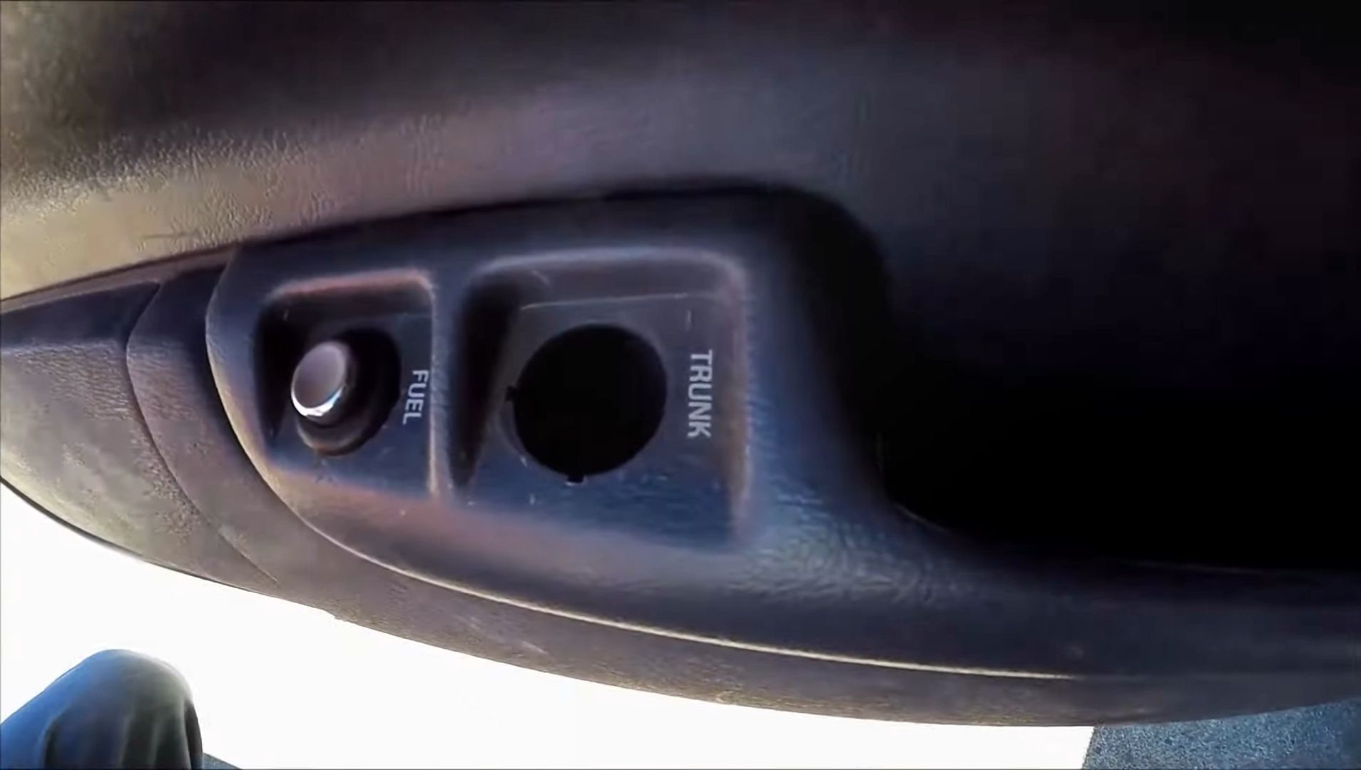 Here's The Coolest Hidden Features Of The Ford Crown Victoria