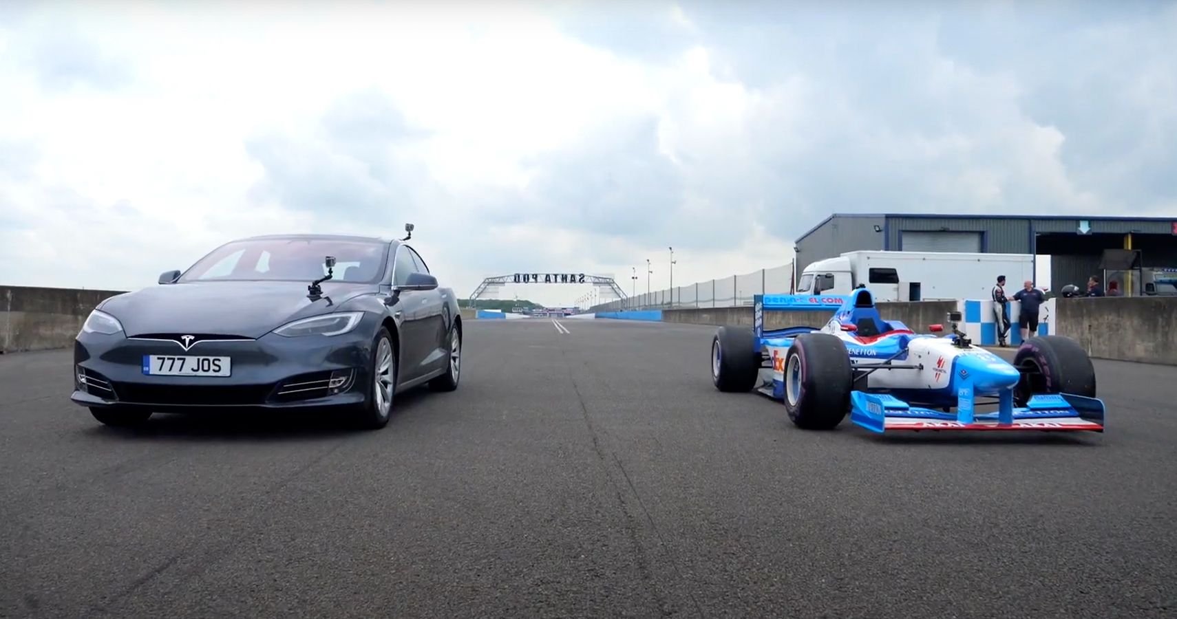 Tesla Model S Vs Formula 1 Racecar 2