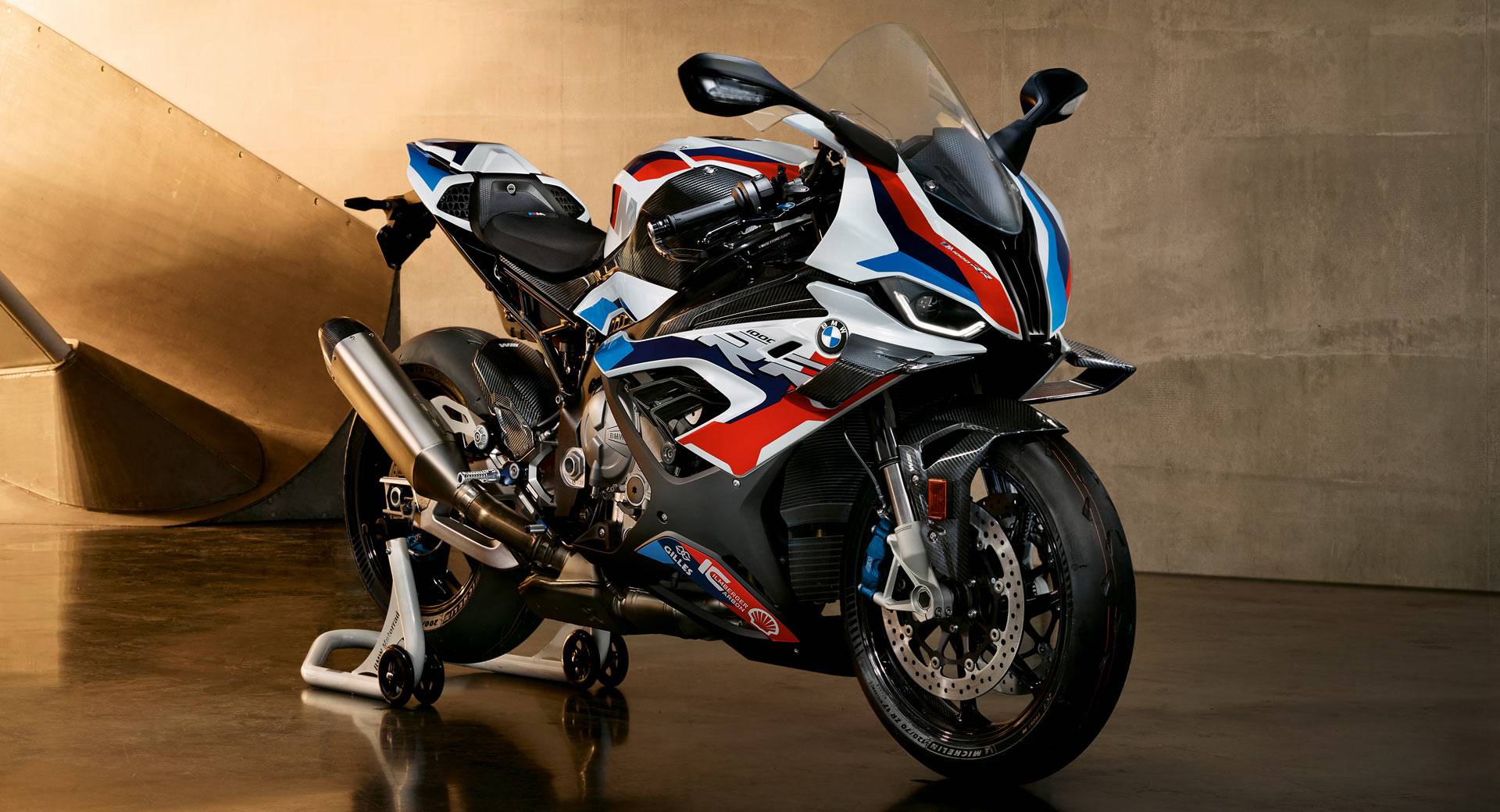 Here S Everything You Need To Know About The 2022 Bmw S 1000 Rr Bmw S1000rr 2022 Ride Review