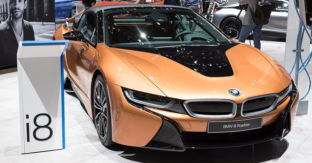 Here's What We Love About The BMW i8 Roadster's Plug-in Hybrid ...