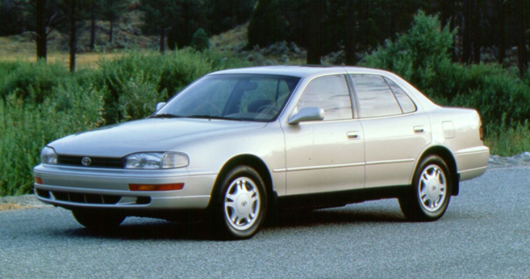 1994 Toyota Camry front third quarter view