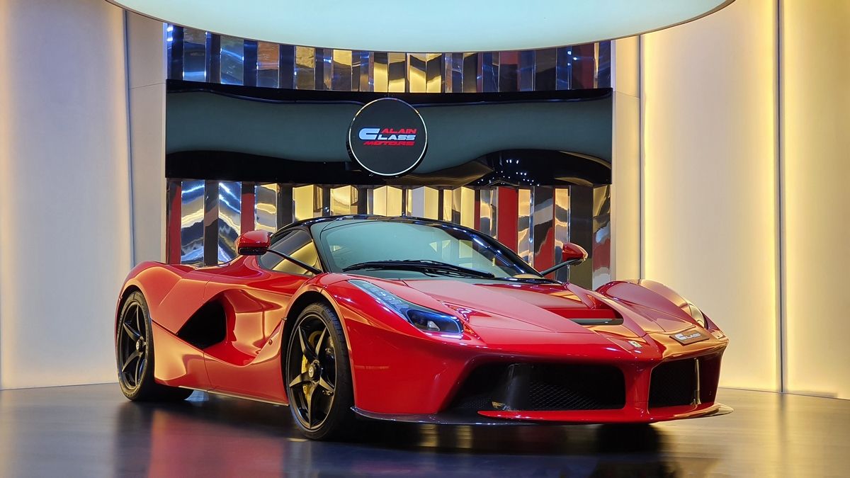 2015-Ferrari-LaFerrari- In Red For Sale At Dealer