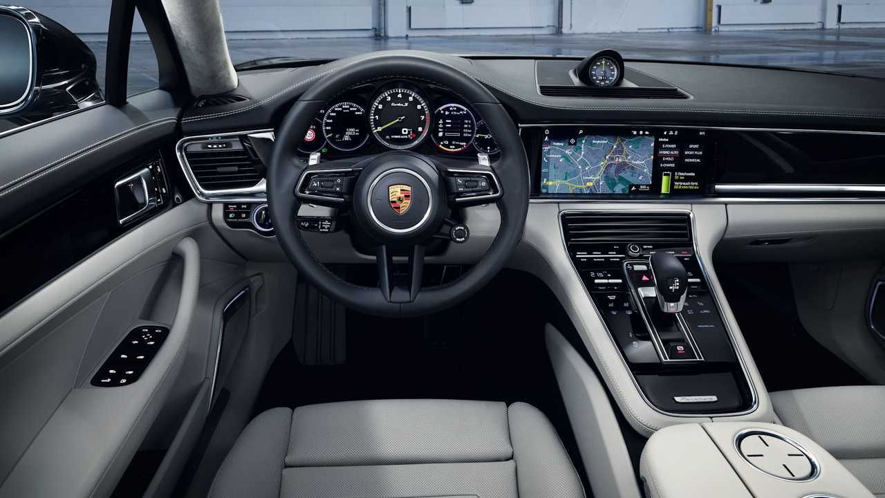 2021 Porsche Panamera e-Sport Hybrid inside