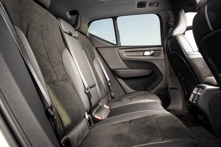 2021-XC40-Recharge-Rear-Seats.jpg?q=50&f