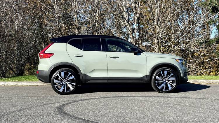 2021-XC40-Recharge-White.jpg?q=50&fit=cr
