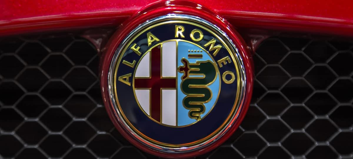Colour Snake Car Front Grill Emblem Badge Sticker Decorative for Alfa Romeo  Giulietta Giulia Mito Stelvio GT 147 156 159 166 166 Car Styling :  Amazon.co.uk: Automotive