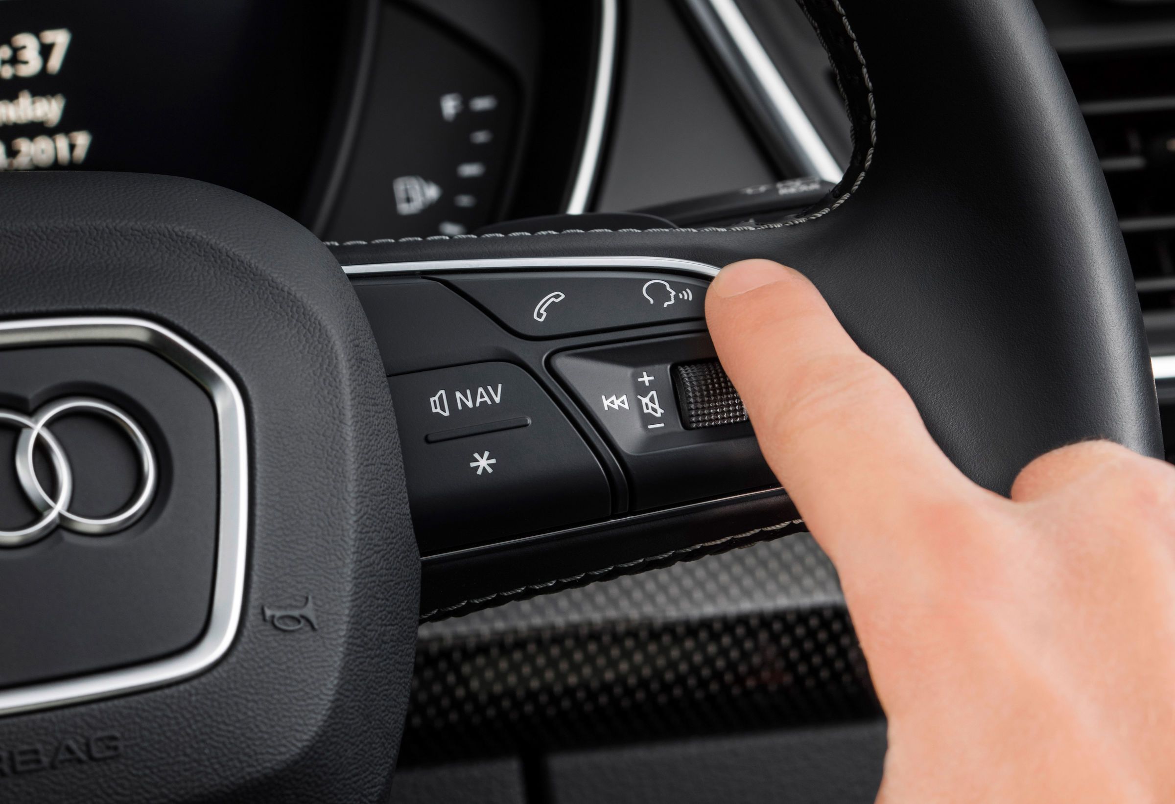 10 Car Features Enthusiasts Hate But Everyone Else Loves