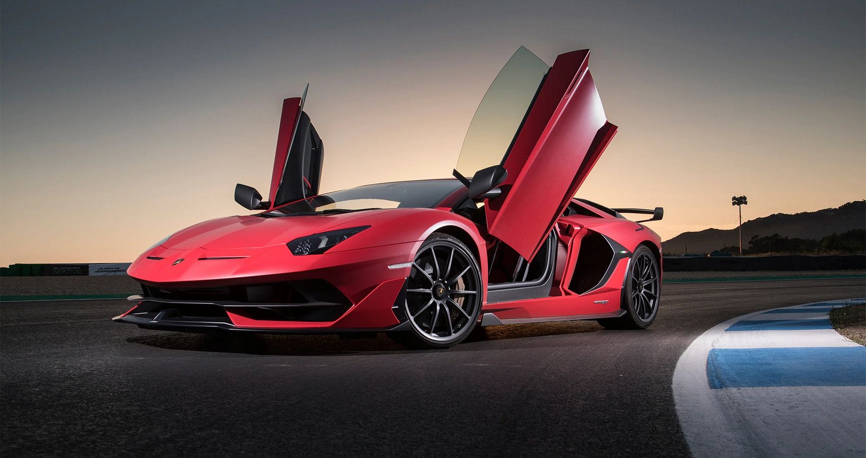 Aventador SV - Front View