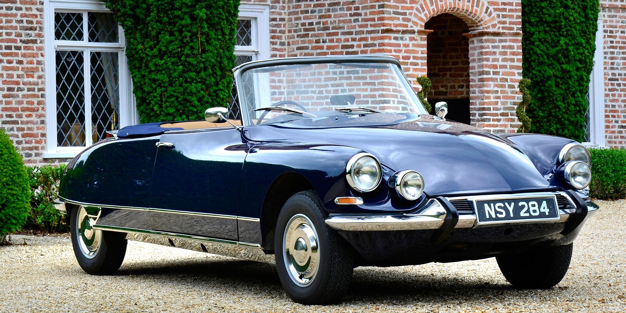 The front of a dark blue DS Cabriolet