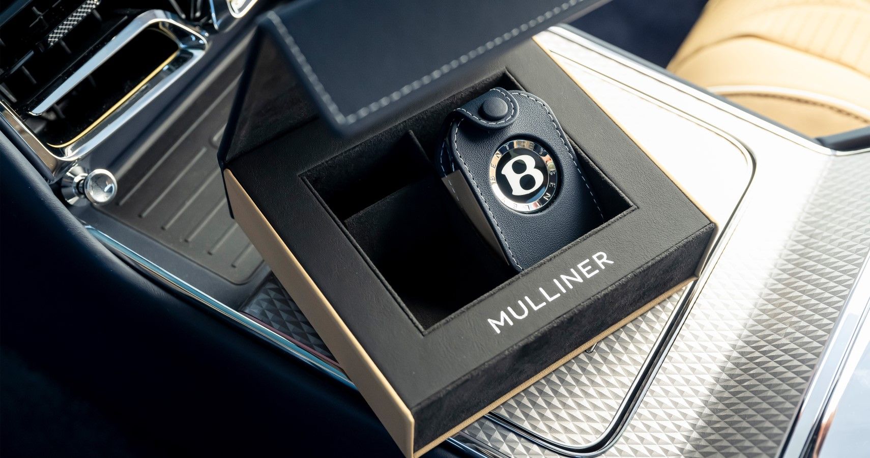 2022 Bentley Flying Spur Mulliner gets 2 keys in a custom box