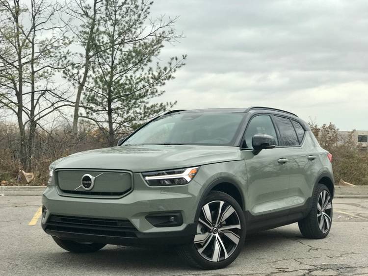Green-2021-XC40-Recharge.jpg?q=50&fit=cr