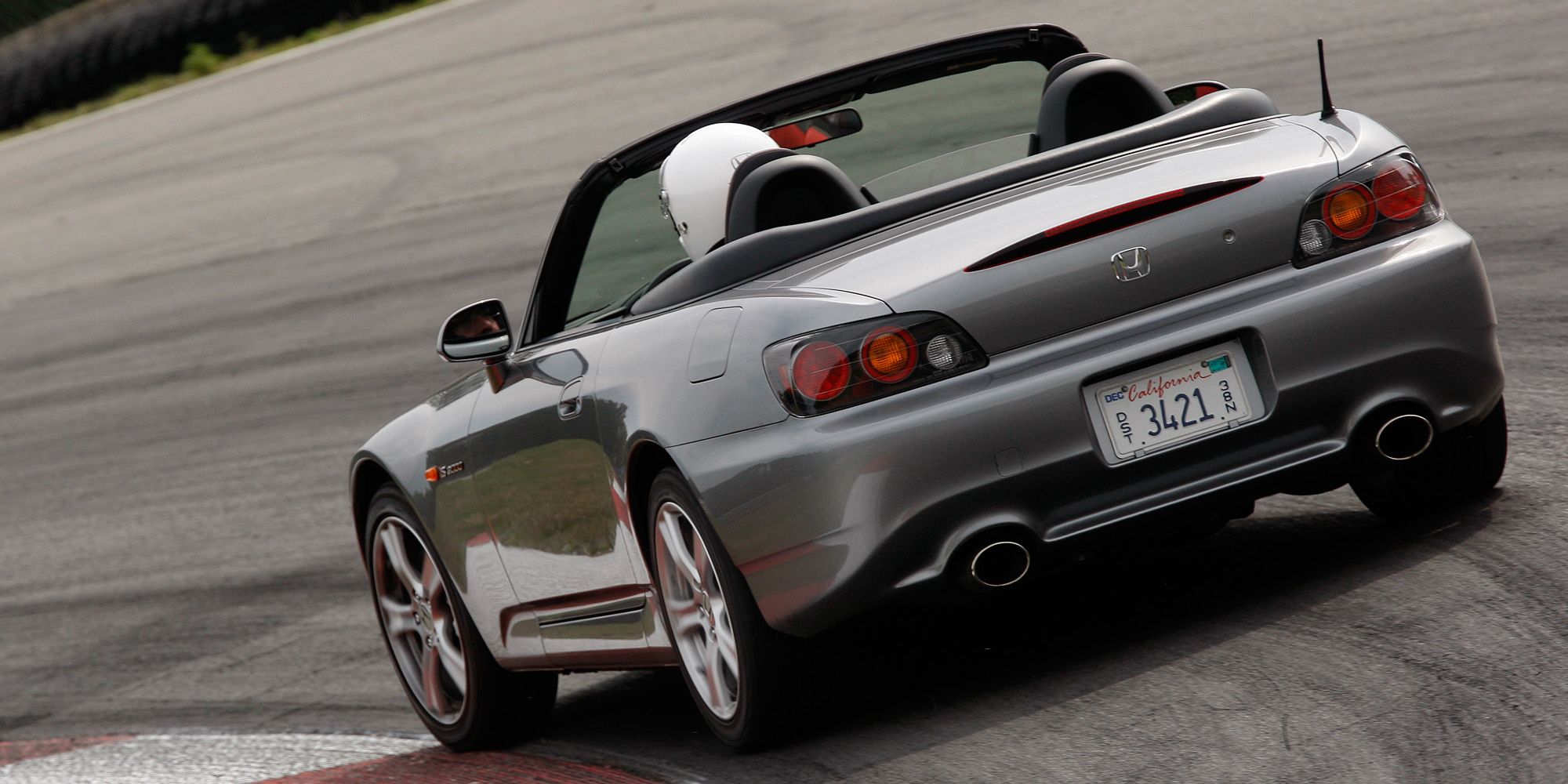 The rear of the S2000 AP2 on track