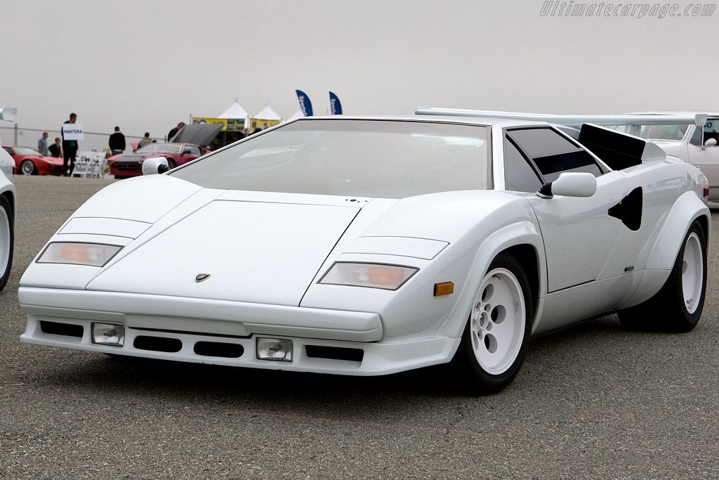 Lamborghini-Countach-LP5000-QV In White Front 3.5 View