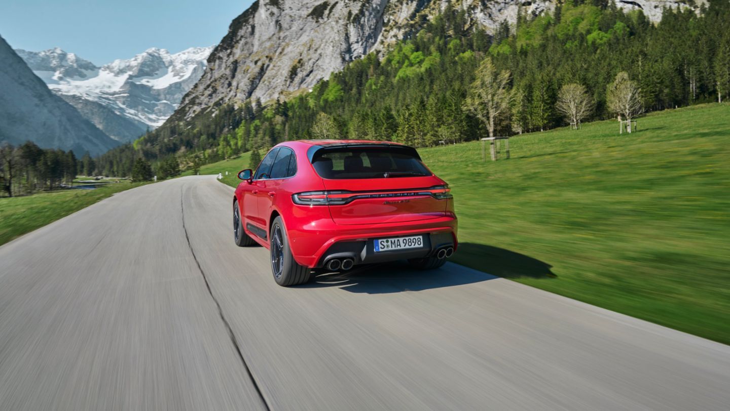Macan GTS On The Road