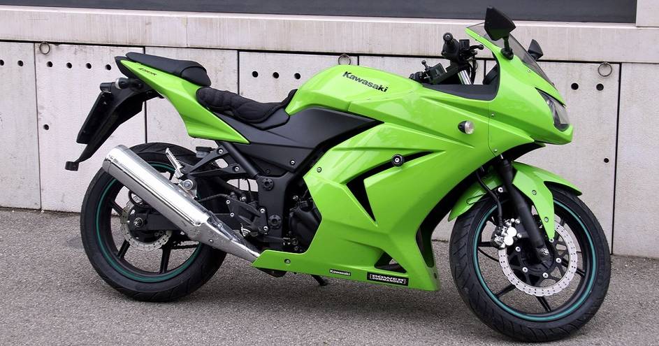Disse stempel måtte Here's What Makes The Kawasaki Ninja 250R A Great Beginner Bike