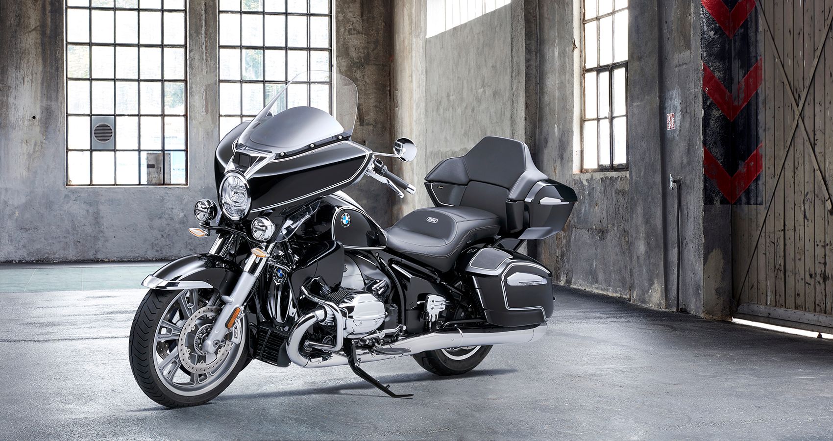 The New BMW R 18 Transcontinental Is A Luxurious Grand American Tourer