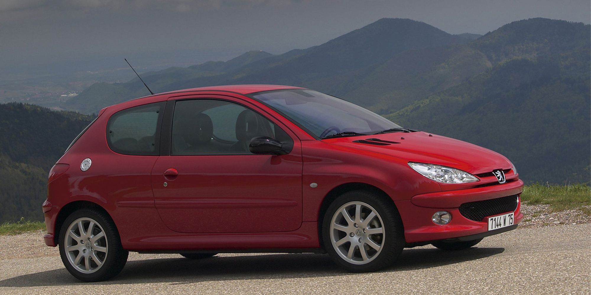 This Is What Makes The Peugeot 206 Awesome