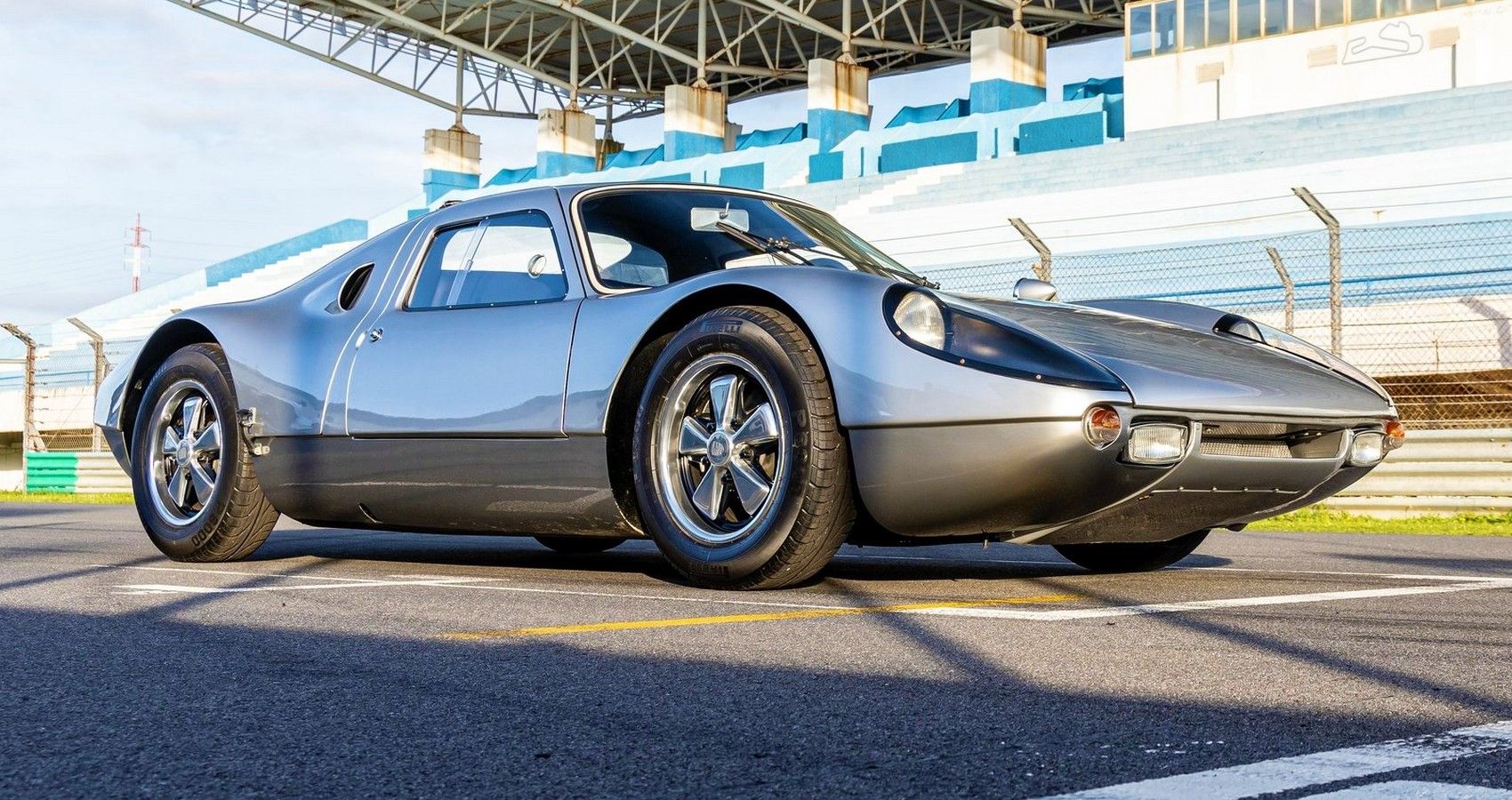 Porsche 904 GTS - front quarter