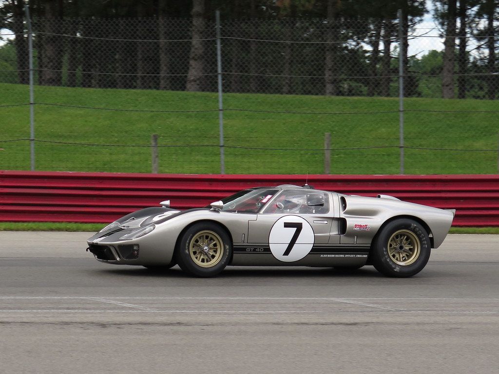 Silver Ford GT40