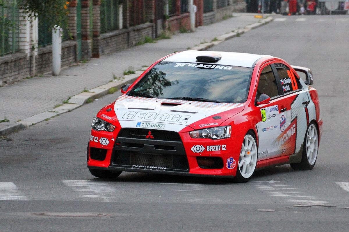 2011 Mitsubishi Lancer Evo X On The Track