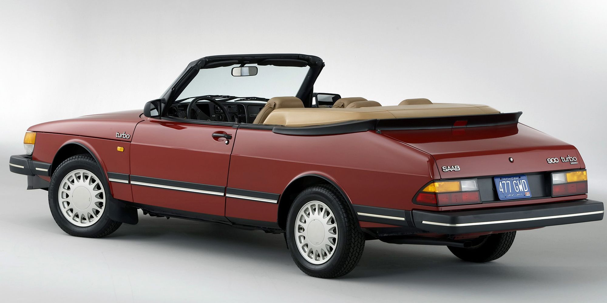Rear 3/4 view of the 900 Turbo Convertible