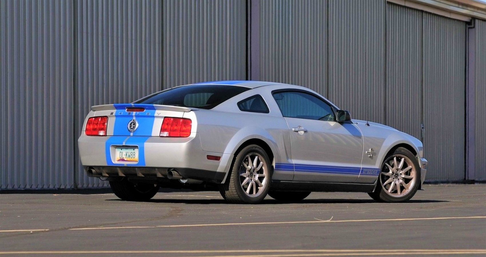 Shelby GT500 - Rear Quarter Parked