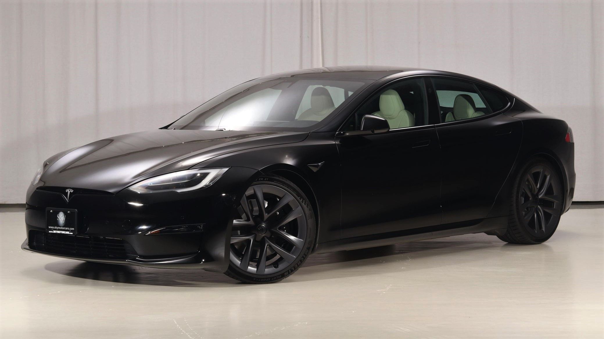Tesla Model S Plaid Black