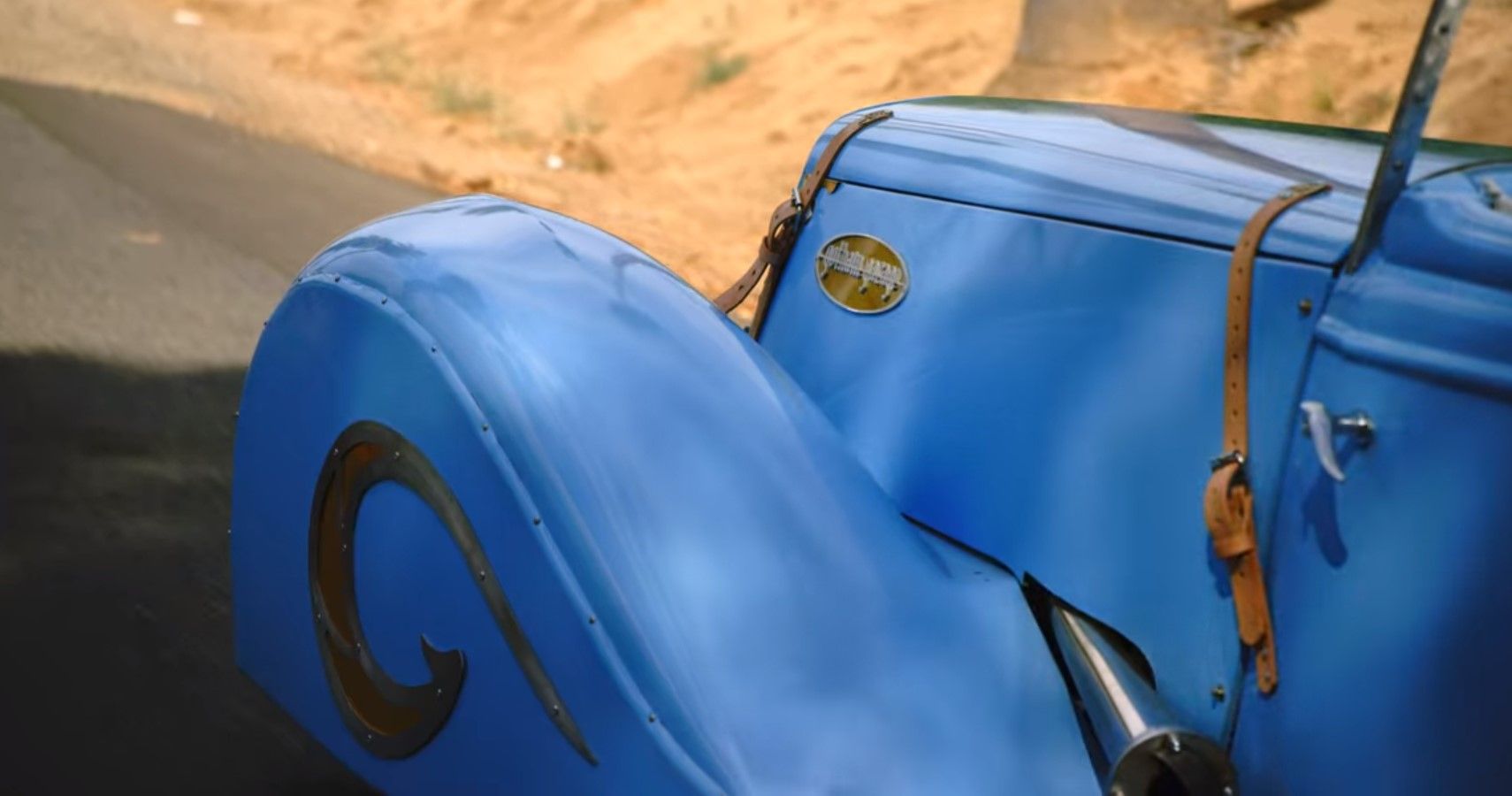 Delahaye-styled Ford Replica front fender close-up view