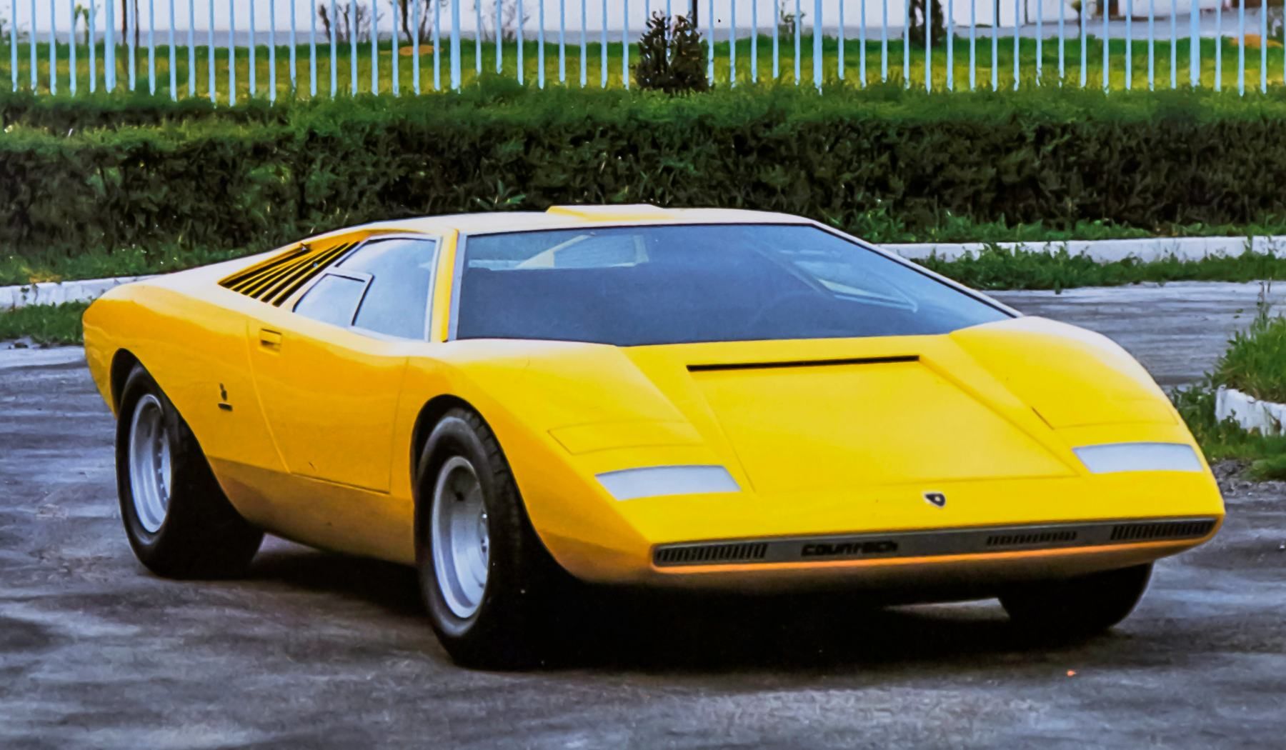 Lamborghini Countach LP500 Prototype 50 Years Old In Yellow
