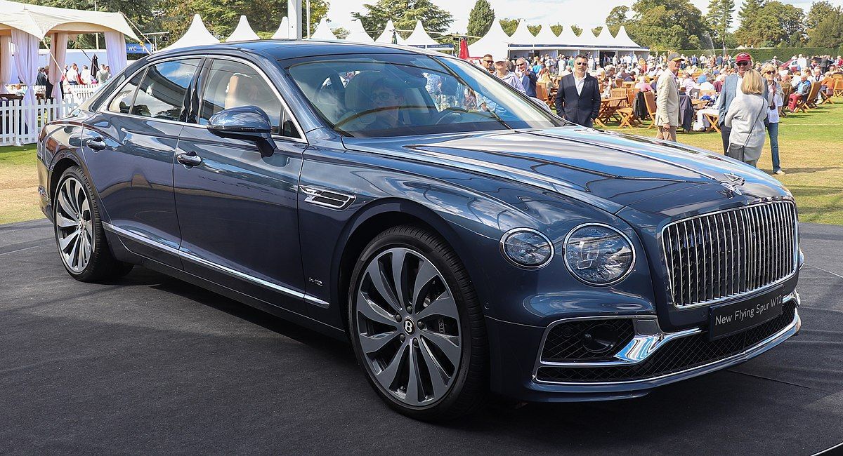 1200px-2019_Bentley_Flying_Spur_W12_Front