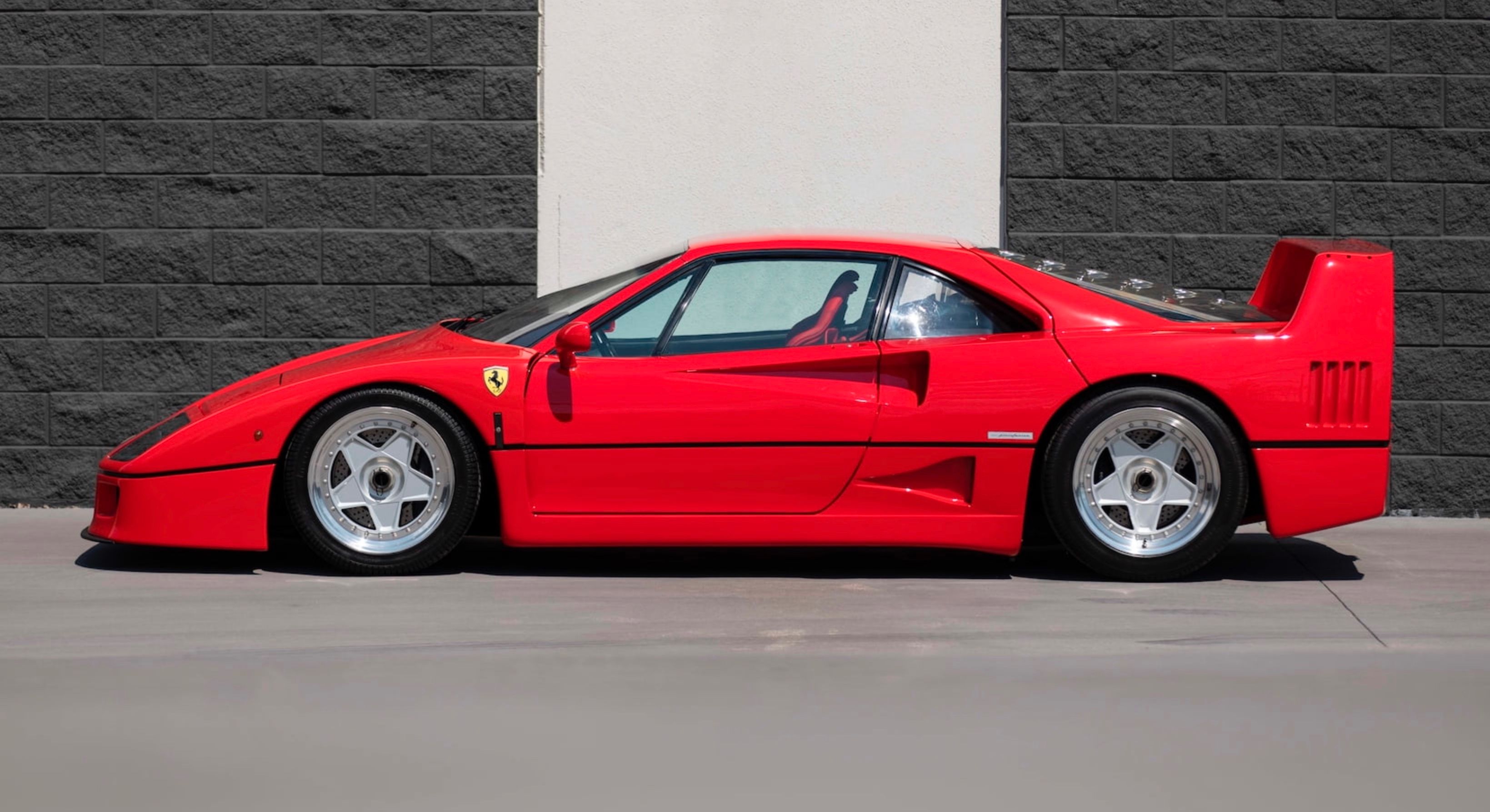 1992 Ferrari F40 - Side