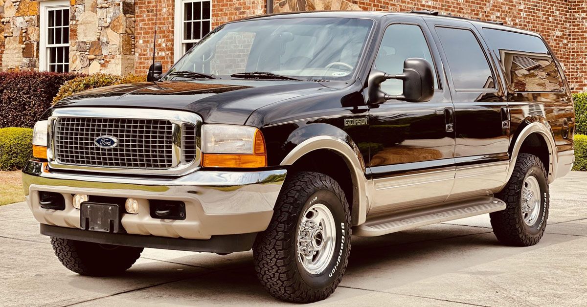 V8-Powered 2001 Ford Excursion 