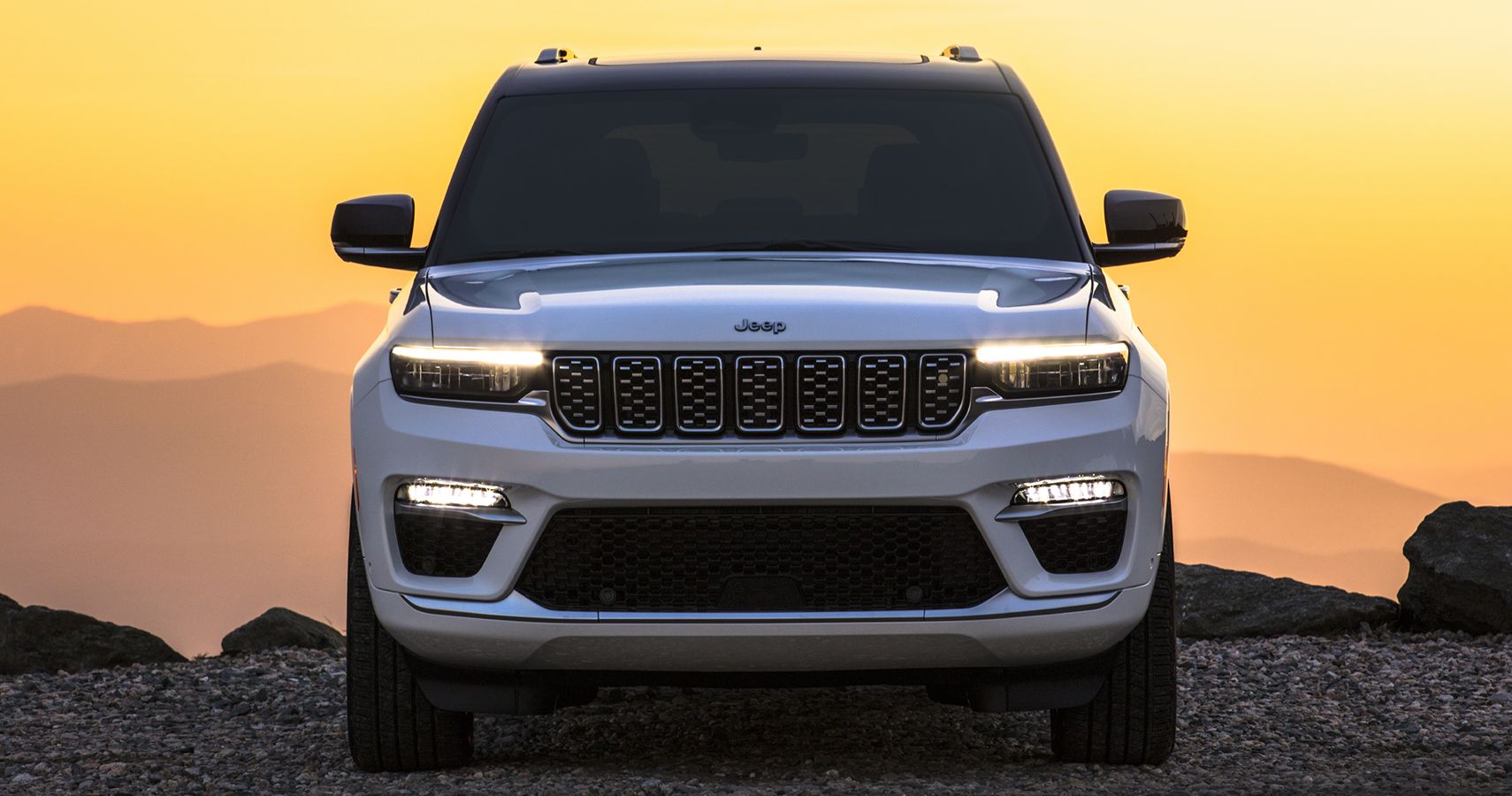 Jeep Introduces 2022 Grand Cherokees PlugIn Hybrid 4xe And New Trailhawk