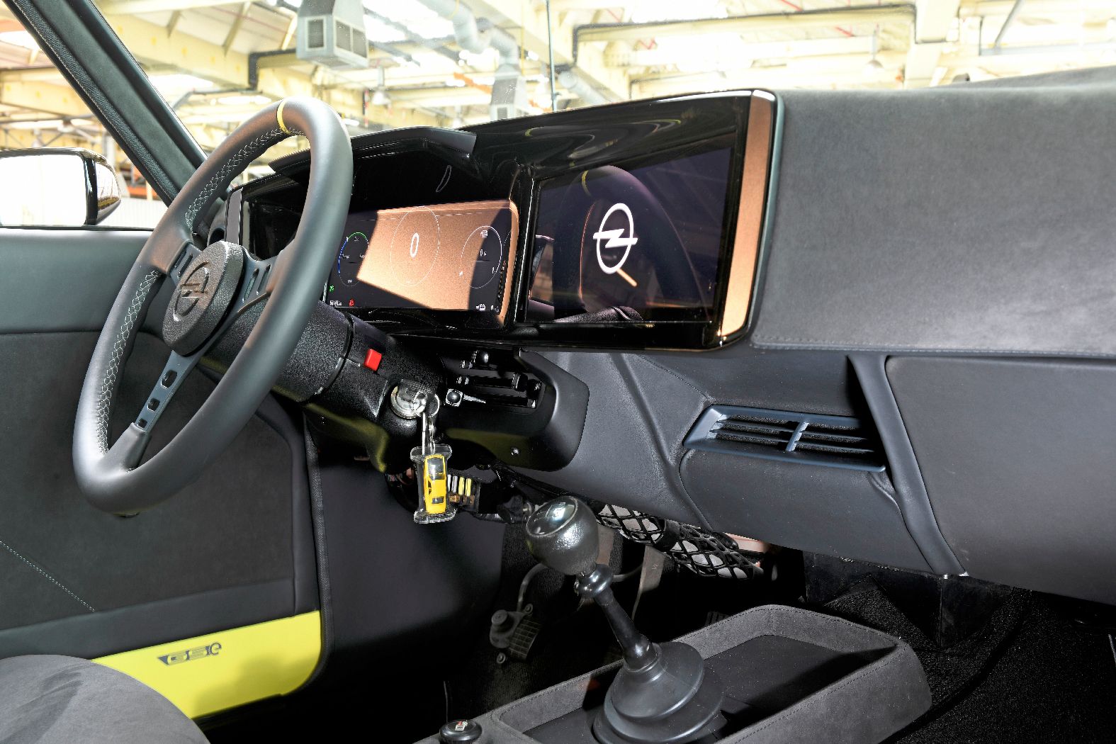 2022 Opel Manta GSe Dashboard
