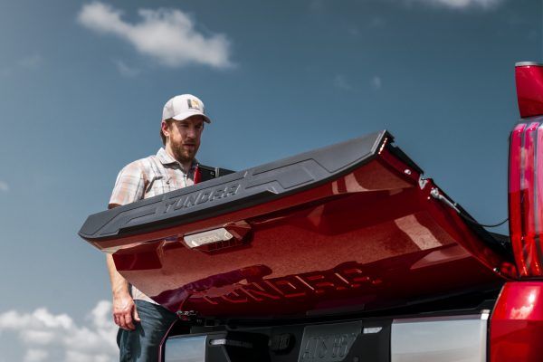 2022 Toyota tundra iforce max bybrid release new tailgate