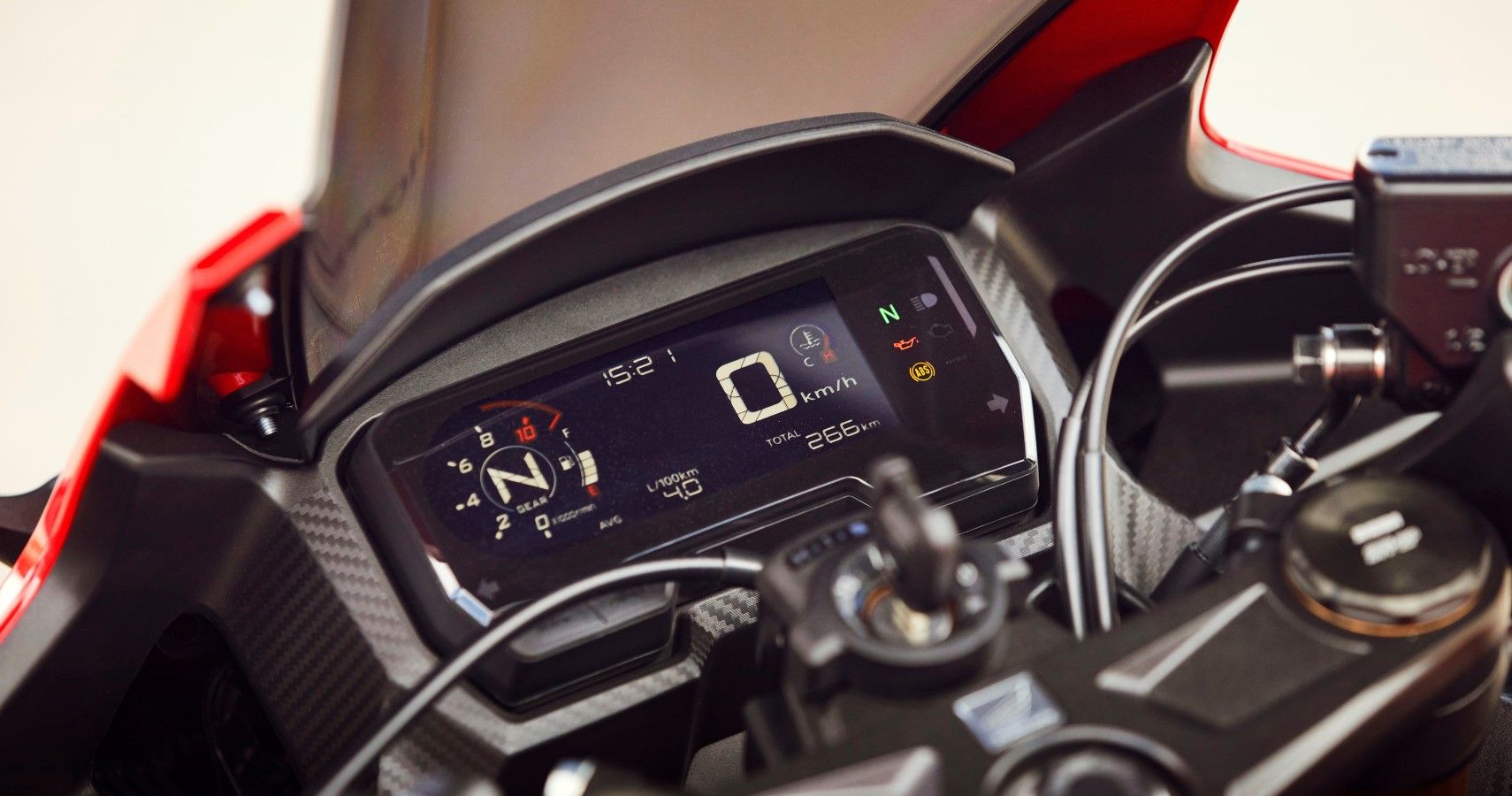 2022 Honda CBR500R gets new functions on the LCD